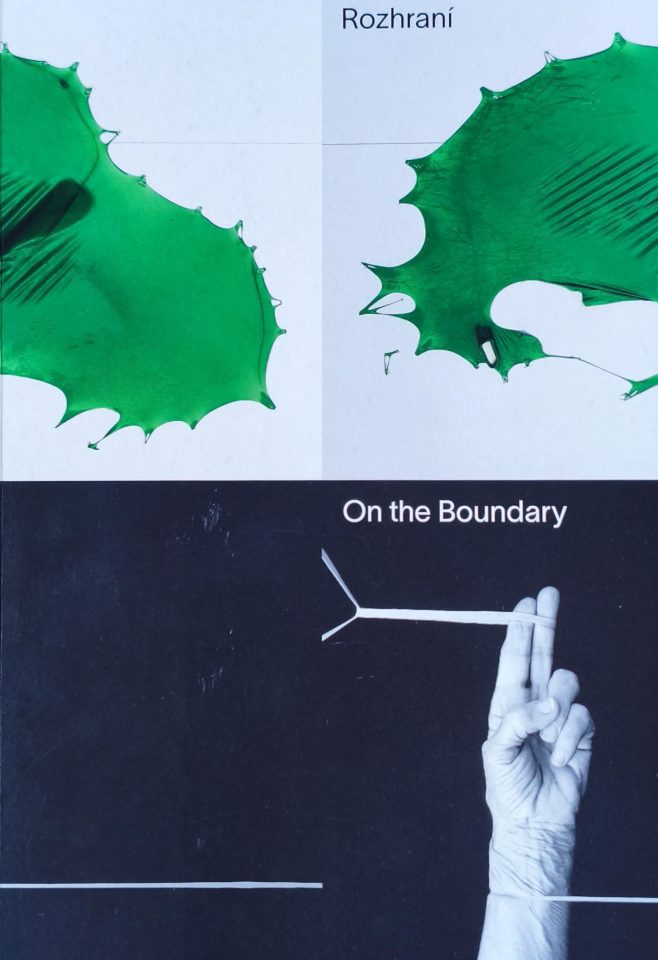 Rozhraní / On the Boundary