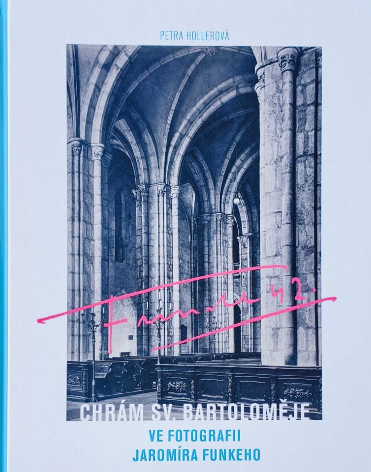 Chrám sv. Bartoloměje ve fotografii Jaromíra Funkeho