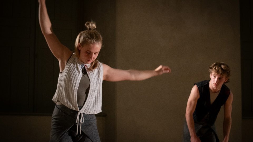 Komentovaná prohlídka stálé expozice Labyrintem s kurátorkou Veronikou Marešovou a studenty taneční konzervatoře Duncan Centre