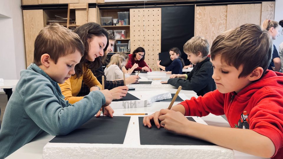 Od bodu k celku : Mezigenerační program pro rodiny s dětmi 7-12 let